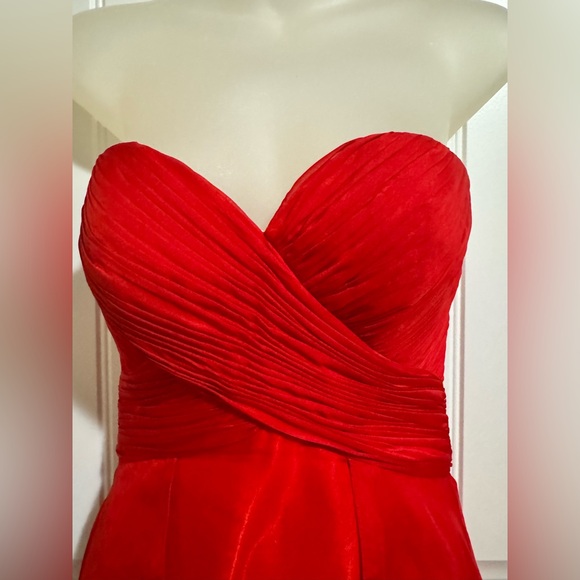 Elegant Red Strapless Evening Gown B'DAZZLE BY ALYCE size 0 - Picture 2 of 12